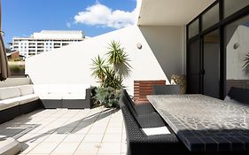 Chic Unit With Rooftop Terrace Near Sights & Shops